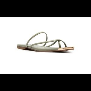 Say hello to Spring with Caroline